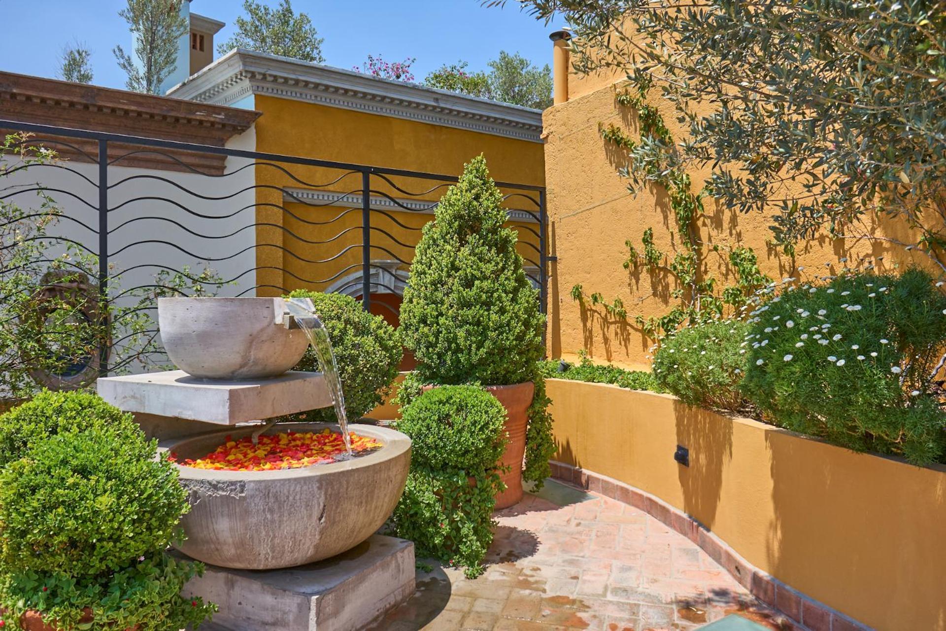 Casa Zaca, 3br Centro With Rooftop & Garden Villa
